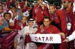 图文-亚运男足卡塔尔1-0伊拉克夺冠队员和球迷庆祝