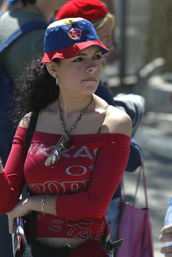 资料图片-F1西班牙大奖赛 西班牙紧身装女性_
