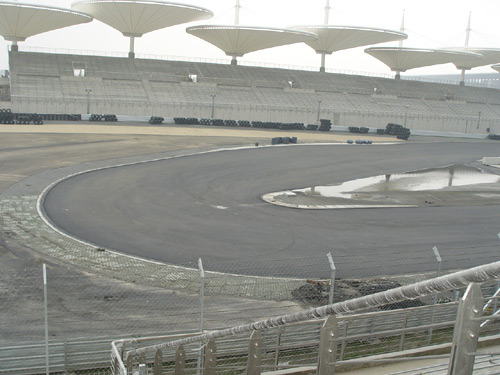 图文-上海f1国际赛车场 "上"字形赛道弯道