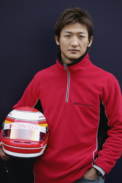 图文-F1巴塞罗那试车人物特辑 井出有治手持头