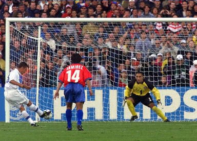 图文-巴乔珍贵的老照片 1998世界杯点球攻破智