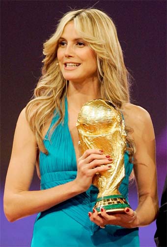 2006世界杯足球宝贝巡礼德国性感名模克鲁姆(多图)