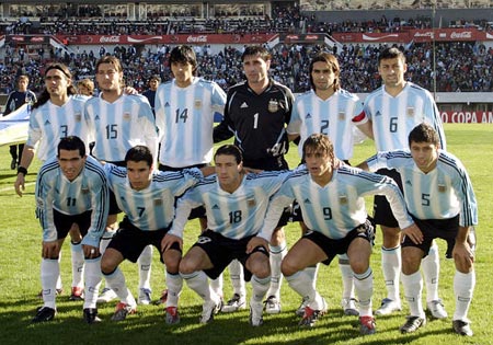 图文-[预选赛]阿根廷0-0巴拉圭 阿根廷军团全家