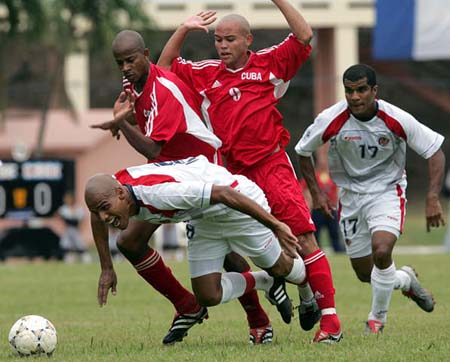 图文-2006世界杯中北美洲预选赛 古巴2-2平哥