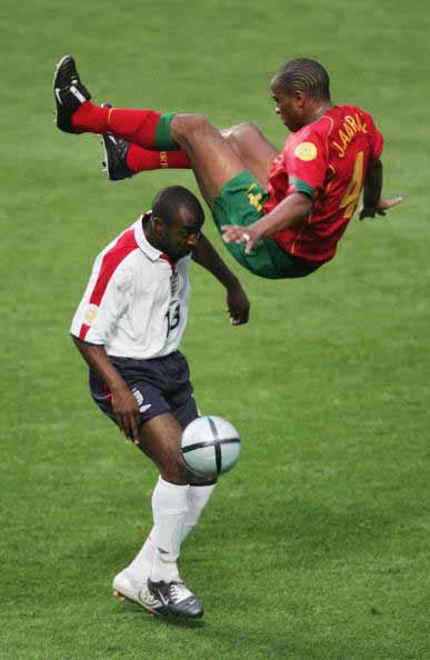 图文-2004欧洲杯葡萄牙淘汰英格兰 安德拉德腾