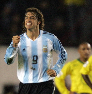 图文-世界杯预选赛阿根廷VS巴西 阿根廷神射手