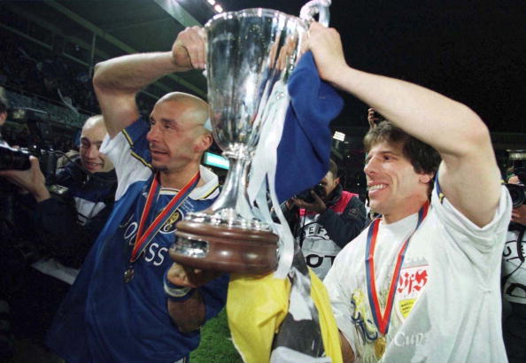 文-著名球星佐拉宣布退役 98年欧洲优胜者杯封