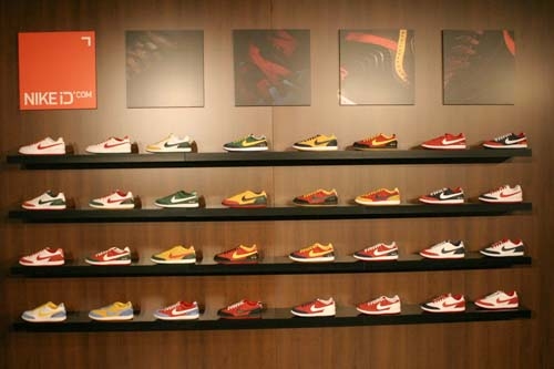 图文-零距离感受NIKE产品展示厅平板鞋标新立异