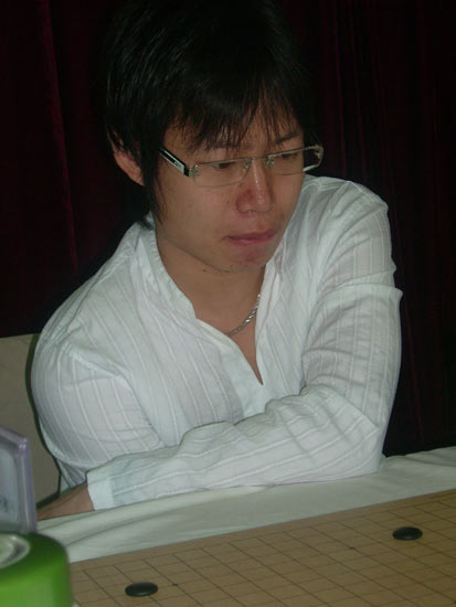 图文2006全国围棋个人赛刘星颈上项链尽显性感