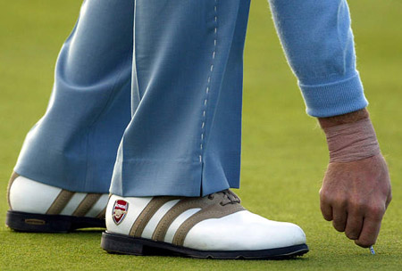 2005年高尔夫球鞋缤纷世界名牌鞋性能强款式