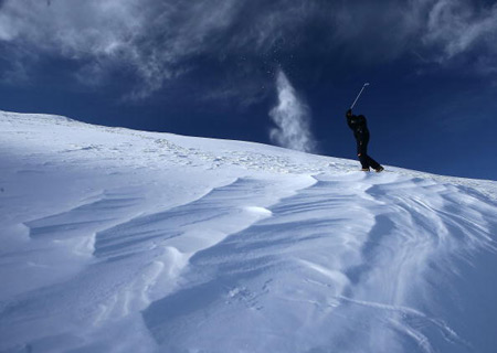 文-芝华士雪地高球锦标赛 融入白色天地之间_