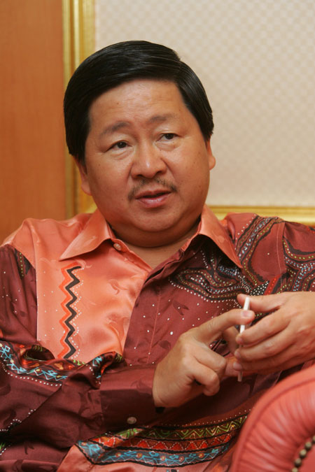 图文-精品名人赛 马来西亚旅游部副部长拿督林