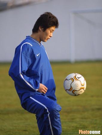 图文-杜苹首次参加上海国际队训练 态度