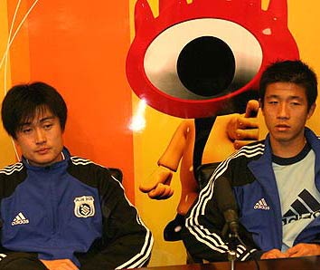 实德将士作客新浪:足协不罚可夺冠国足仍有希望