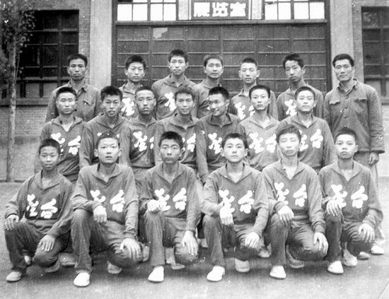 谢亚龙身世揭密:孤单却不孤僻 狠劲令人吃惊(图)