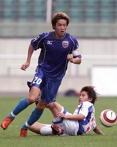 图文-[中超杯]四川3-3平重庆 邹侑根猛如虎