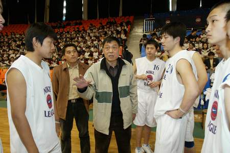 图文-NIKE篮球上海赛区五爱头名 五爱教练讲解