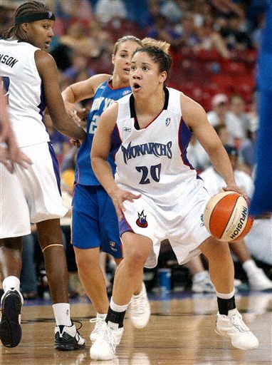 隋菲菲再出场首次远投得分 君主不敌自由遭到连败_篮球-女篮-wnba