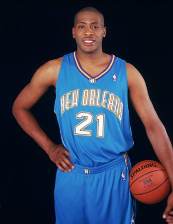 图文-nba球星肖像画 黄蜂队马格洛伊尔神色轻松