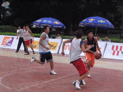 图文-TBBA街头篮球争霸赛(福建)激战 气势