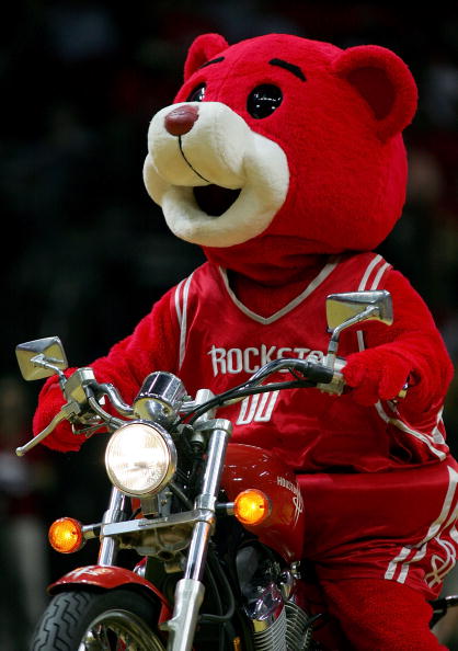 图文-[季后赛]爵士90-98火箭 宠物熊骑单车表演
