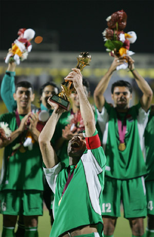 马德兴聚焦国足亚洲杯对手:伊拉克不怕客场比