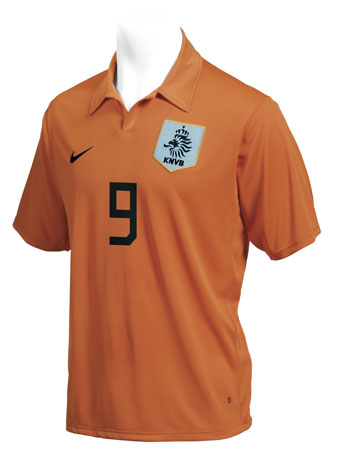 世界杯荷兰队服:崭新面貌展现标志性橙色回忆