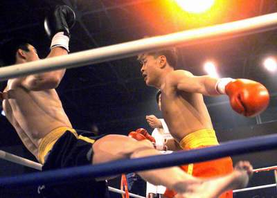 图文-散打王争霸赛 格日乐图获65公斤级冠军