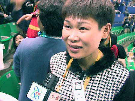 图文中国实现冬奥金牌零的突破叶乔波接受采访