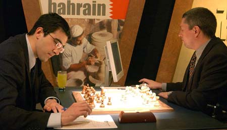 图文-国际象棋人机对战 世界冠军成电脑手下败
