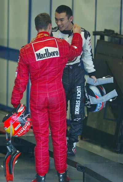图片-F1日本大奖赛舒马赫与佐藤相逢一笑泯恩风筝的天空高清图文图片