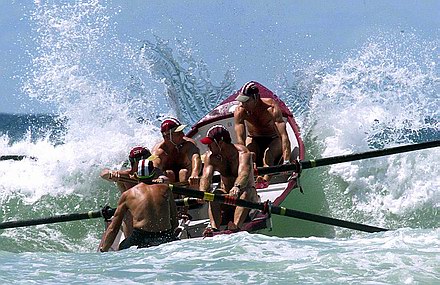 图文-澳大利亚海滩生存锦标赛 同舟共济海让路