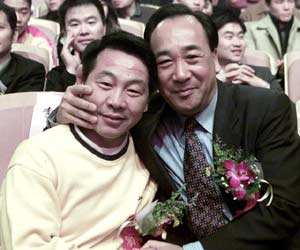 前体操冠军李月久回国执教剑指北京奥运重振梦之队