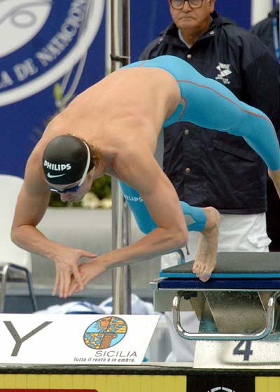 图文-欧洲游泳锦标赛 霍根班德开始自由泳