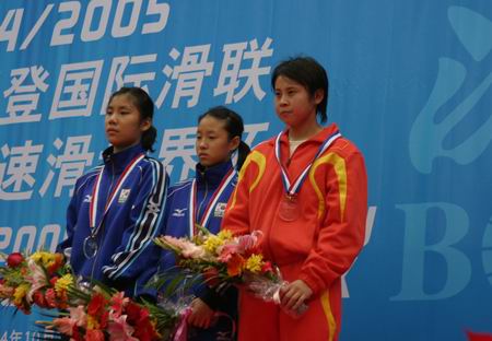 图文-短道速滑世界杯北京站 女子1500米前三名