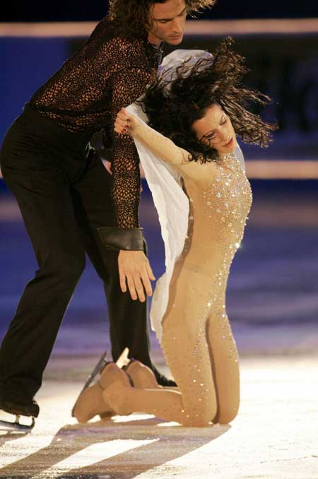 图文中国杯花样滑冰表演冰上缠绵爱情故事