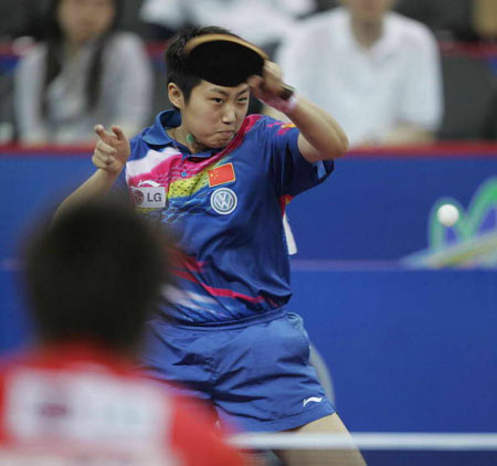 图文-世乒赛女单半决赛郭跃正手强力进攻
