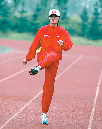 邢慧娜成为明星依然朴实 奥运冠军穿高跟鞋像