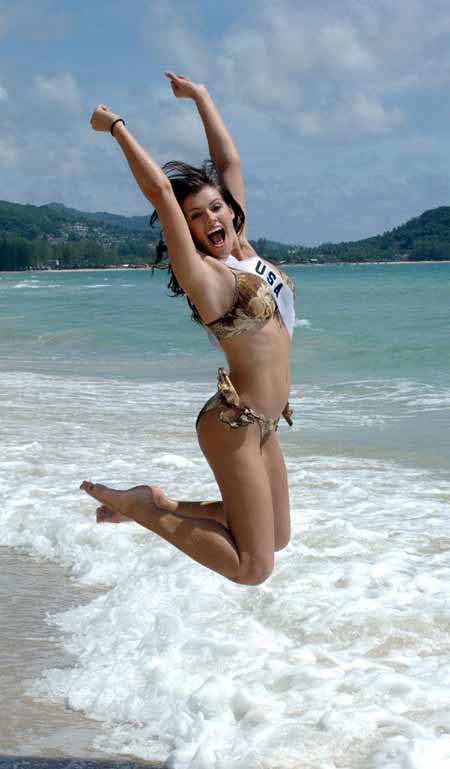 图文-世界小姐佳丽泳装秀美国小姐跃起活力无限