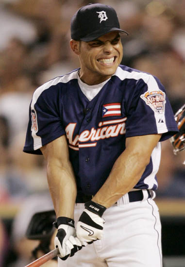 图文-美国职棒全明星全垒打 棒球明星笑对比赛