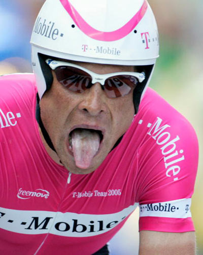 图文-环法自行车大赛第20赛段 乌尔里希累得喘