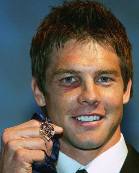 图文-澳洲橄榄球联盟颁奖晚宴库辛斯夺得奖章
