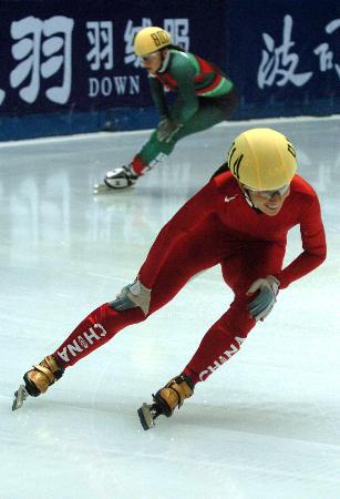 图文-国际滑联短道速滑世界杯杭州站 杨杨轻松应战