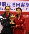 图文-乒联总决赛颁奖仪式海外兵团女双夺冠