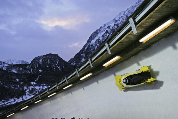 图文-都灵冬奥会亚洲军团前瞻 美丽景色映雪车