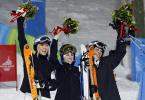 图文-冬奥颁奖图大全自由滑女子雪上技巧詹妮弗夺冠