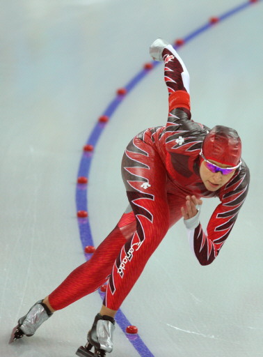 图文-女子速度滑冰500米决赛 梅耶斯弯道英姿