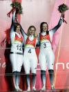图文-女子单人无舵雪橇德国包揽前三德国姑娘领奖