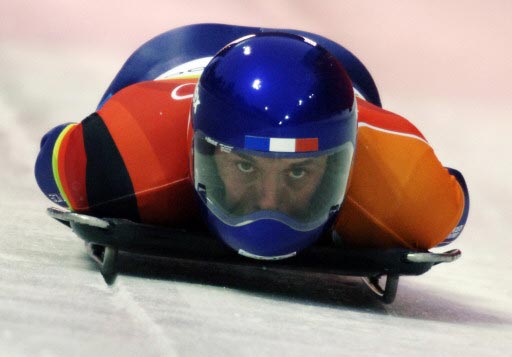 图文-冬奥会俯式冰橇男子赛 卡沃尔特飞驰直下