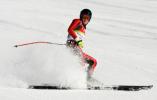 图文-女子高山滑雪超级大回转季军选手完成比赛
